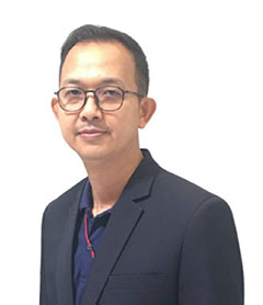 ผู้บริหารศูนย์ พงศ์ศักดิ์ ภาแกดำ
